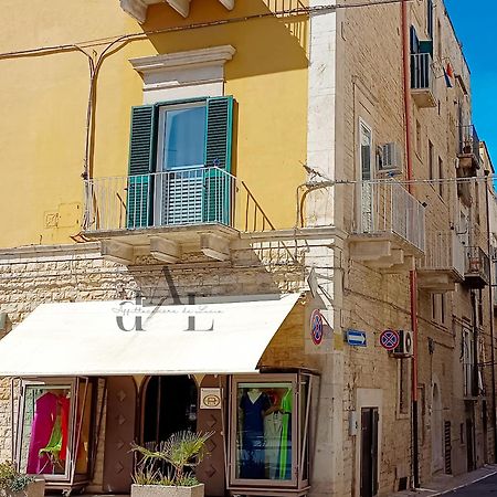 De Lucia Affittacamere - Elegante Appartamento Storico Nel Cuore Della Citta Terlizzi Exterior foto