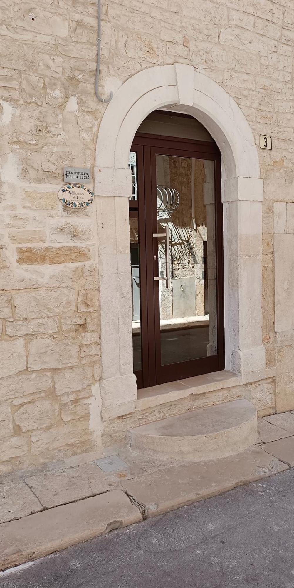 De Lucia Affittacamere - Elegante Appartamento Storico Nel Cuore Della Citta Terlizzi Exterior foto